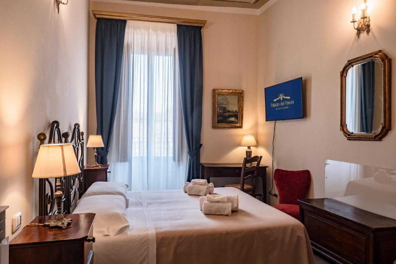 Palazzo Dei Pavoni, Relais Di Charme Bed and Breakfast LʼAquila Buitenkant foto