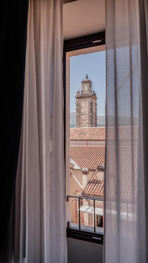 Palazzo Dei Pavoni, Relais Di Charme Bed and Breakfast LʼAquila Buitenkant foto