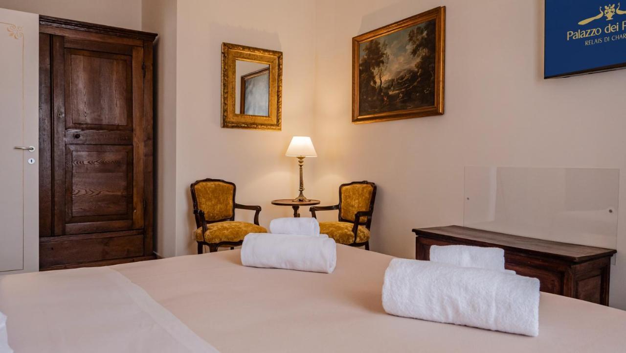 Palazzo Dei Pavoni, Relais Di Charme Bed and Breakfast LʼAquila Buitenkant foto