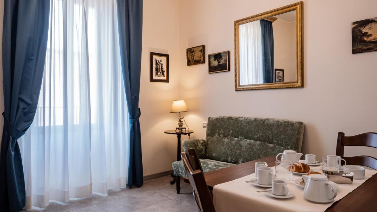 Palazzo Dei Pavoni, Relais Di Charme Bed and Breakfast LʼAquila Buitenkant foto